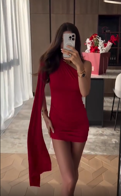 Sexy Red One-piece Ribbon Elastic Hip 18th Birthday Homecoming Dress