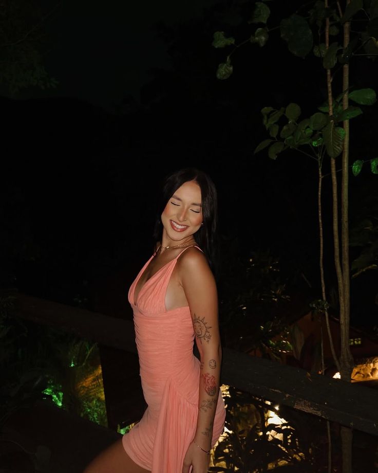 Elegant Halterneck Low-cut Grapefruit-colored Pleated Hip-hugging Birthday Skirt Homecoming Dress