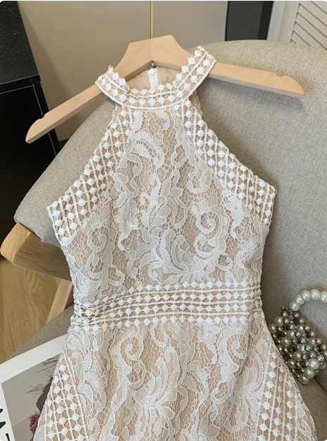 Elegant Sleeveless Halter Neck Lace Waist Hip Birthday Dress Homecoming Dress