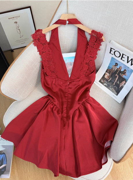 Beautiful Red Lace Halter Neck Backless A-line Birthday Short Skirt Homecoming Dress