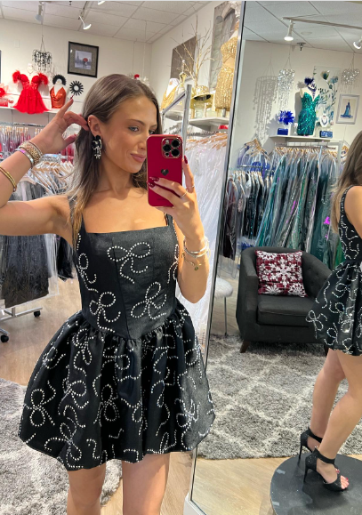 Sweet Black Square Neck Bow Pattern A-line Satin 16th Birthday Homecoming Dress