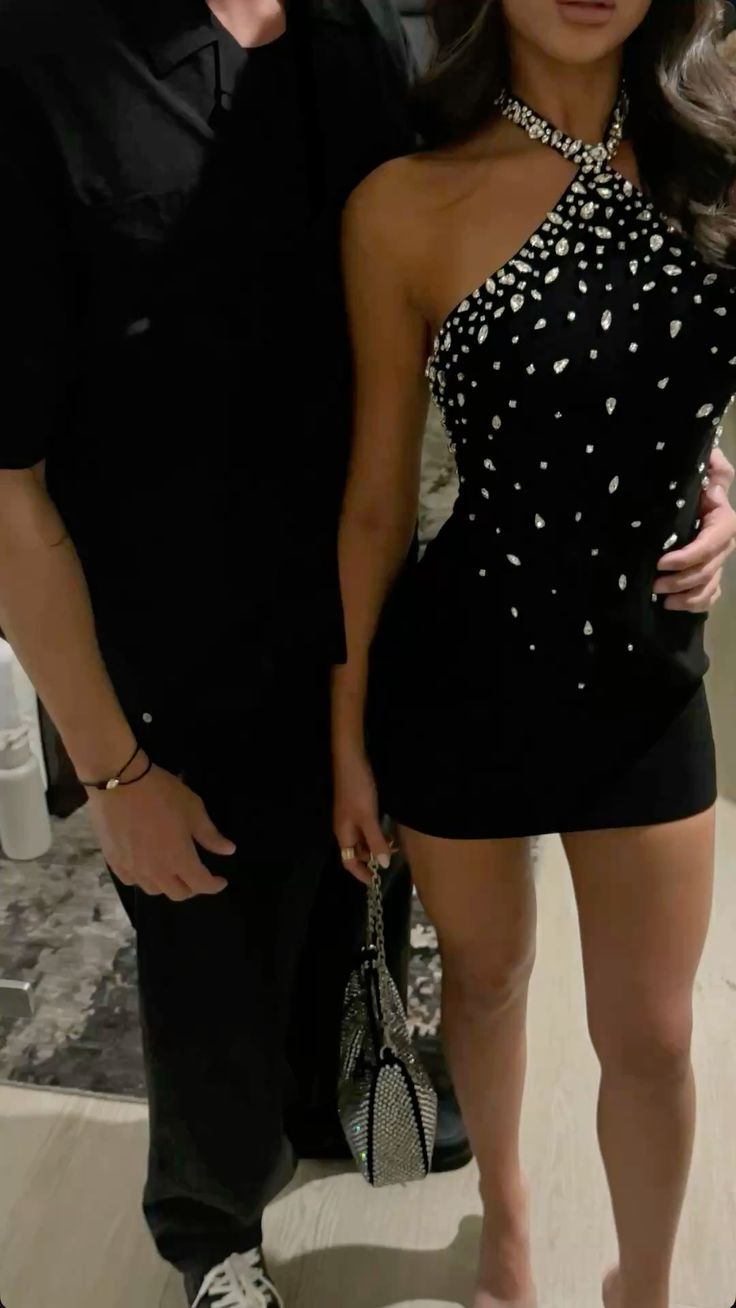 Luxury Black Halter Neck Rhinestone Slim Fit Hip Birthday Party Homecoming Dress