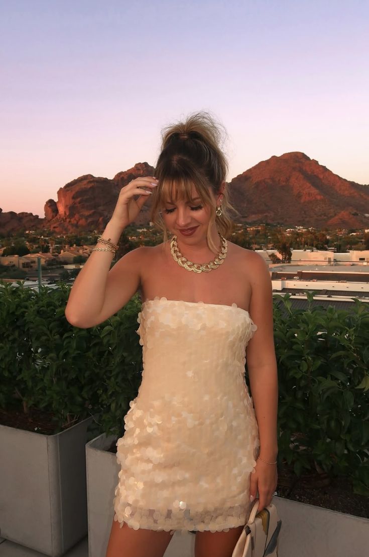 Elegant Ivory Strapless Sequined Slim-fit Birthday Party Homecoming Dress