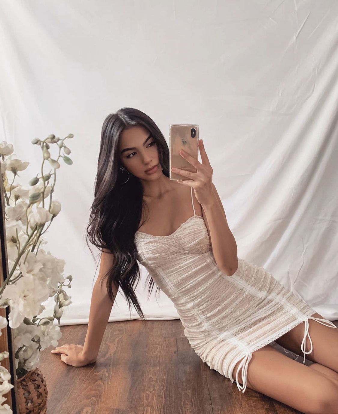Sweet Off-white Drawstring Pleated Slim Lace 17th Birthday Homecoming Dress