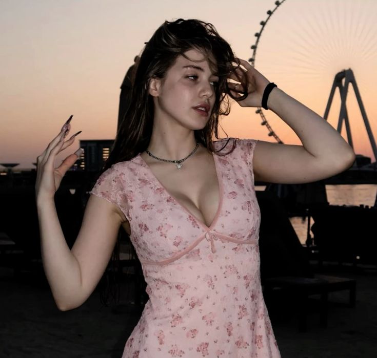 Sweet Pink Deep V-neck Floral Lace 16th Birthday Homecoming Dress