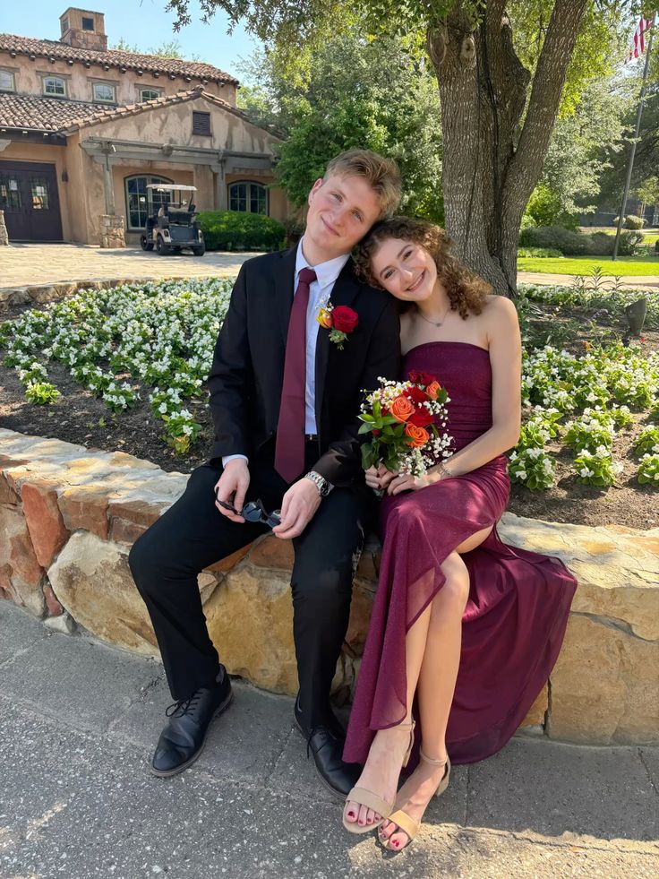 Elegant Burgundy Slim-Fit Strapless High-Slit Chiffon Long Prom Dress Evening Dress