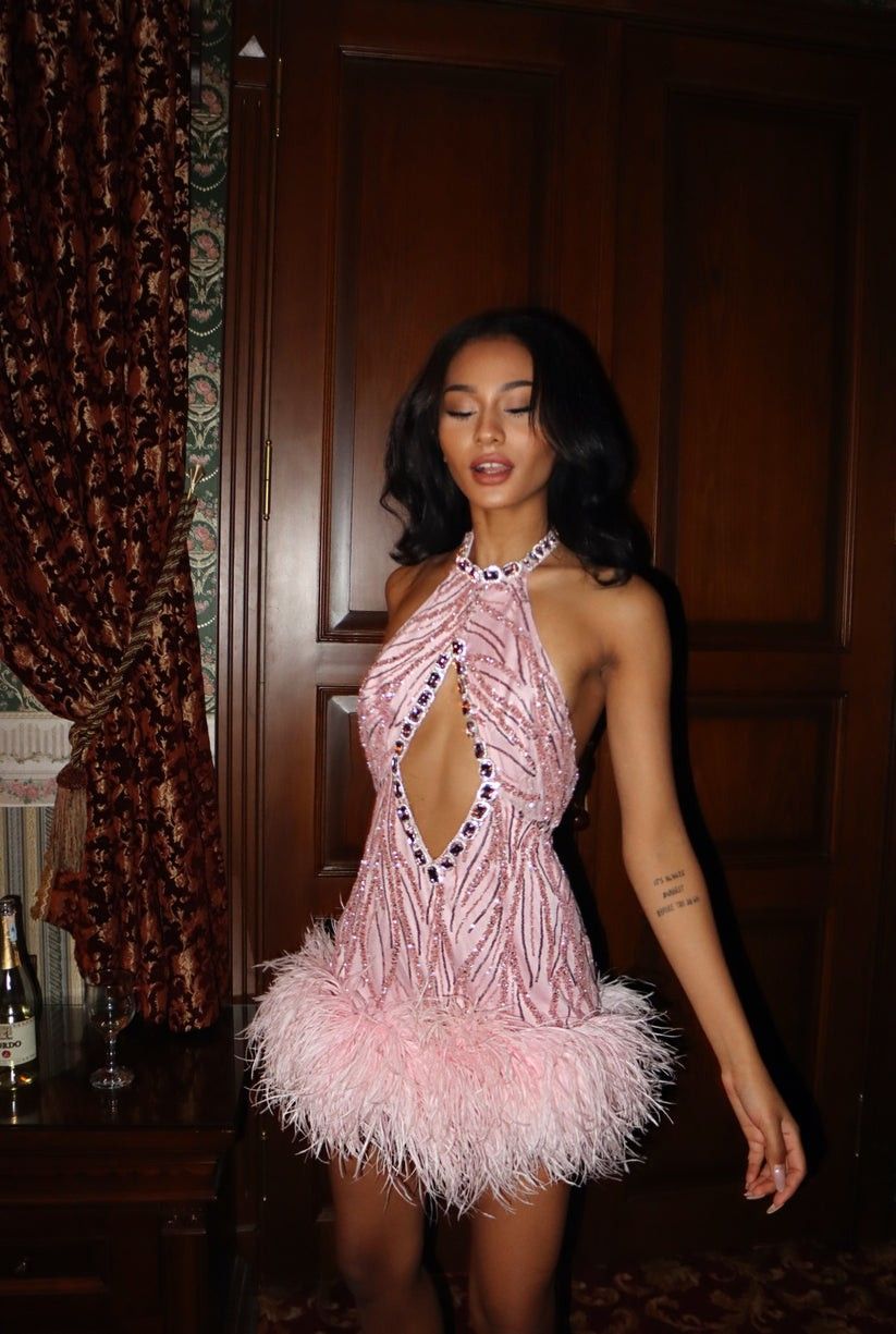 Gorgeous Pink Halterneck Sequined Feather Embellishment Slim-fit Birthday Party Homecoming Dress