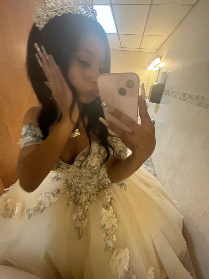 Princess Champagne Gold Off-the-Shoulder Tulle Ball Gown Evening Dress Sweet 16 Dress