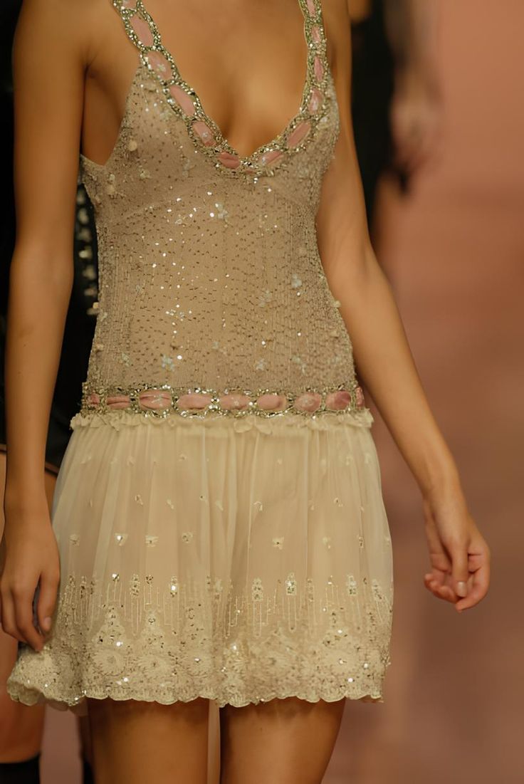 Elegant Off-white Sequined Deep V Suspender Mini Birthday Party Homecoming Dress