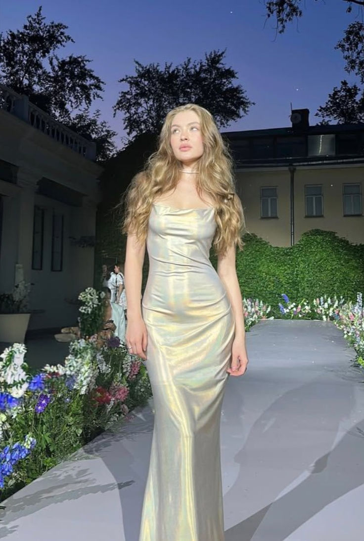 Elegant Iridescent Champagne Gold Mermaid Spaghetti Strap Satin Long Prom Dress Evening Dress