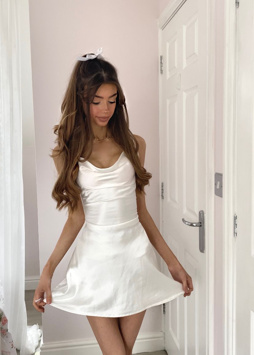 Sweet White Slouch Neckline And Waisted A-line Satin 16th Birthday Homecoming Dress
