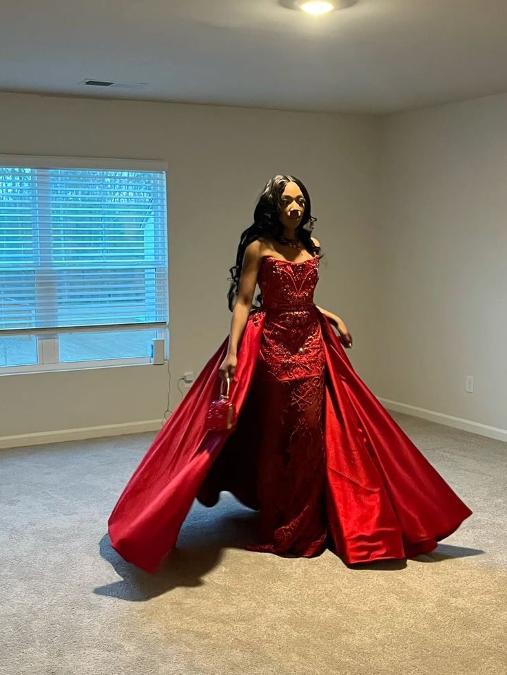 Gorgeous Red Slim-Fit Strapless Lace Satin Detachable Train Long Prom Dress Evening Dress