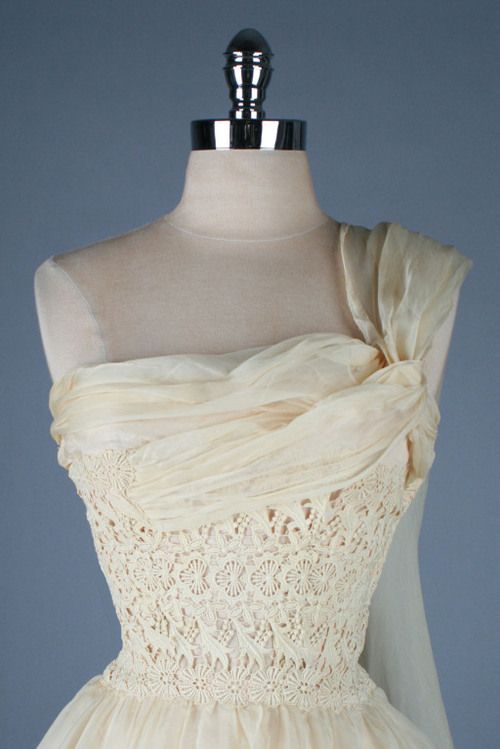 Vintage Ivory One-shoulder Collar Lace Pattern Ribbon Tulle A-line Birthday Party Homecoming Dress