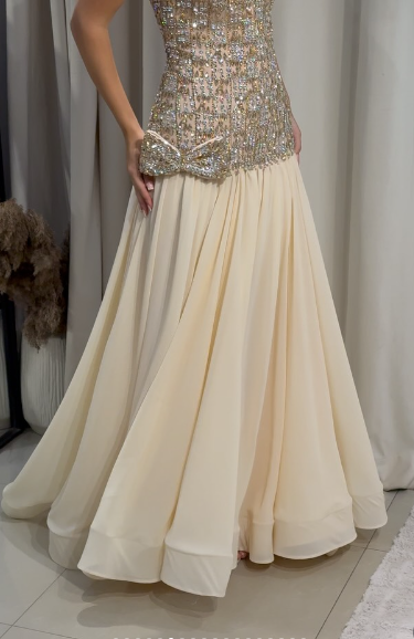 Luxurious Champagne Sweetheart Neck A-line Diamond-Embellished Bow Chiffon Long Prom Dress Evening Dress