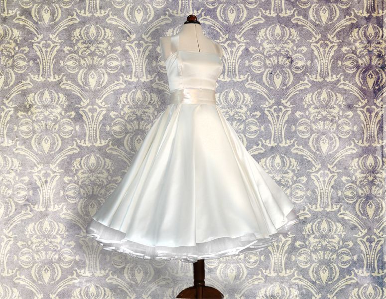 Elegant White Halter Neck Satin Bow A-line Birthday Party Homecoming Dress