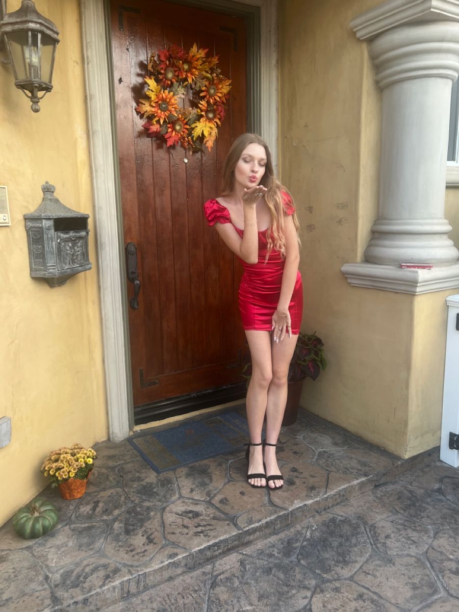 Sweet Red Square Neck Puff Sleeve Slim Hip Satin Birthday Party Homecoming Dress
