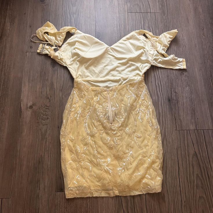 Elegant Light Yellow V-neck Ruffled Sequined Waist Backless 17th Birthday Dress Homecoming Dress