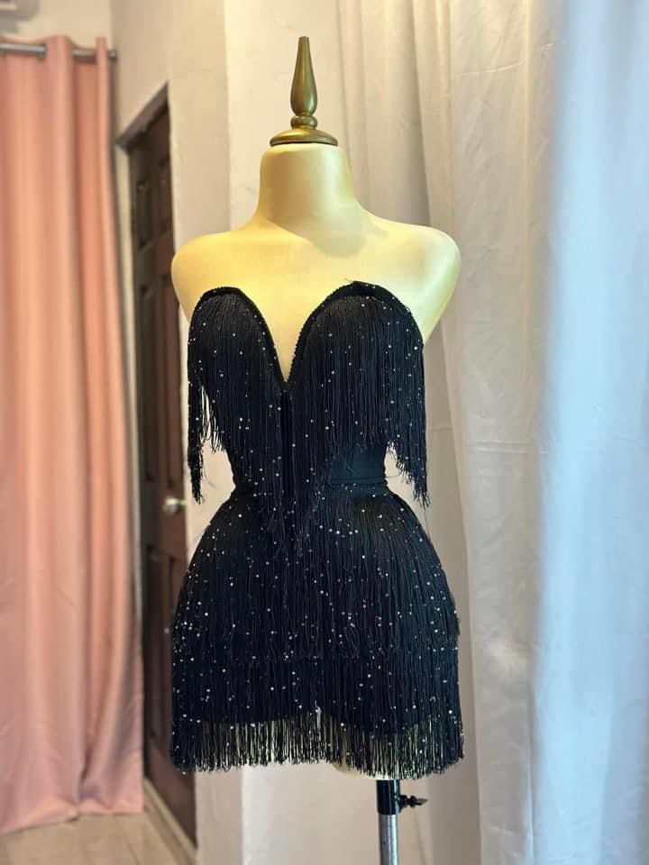 Elegant Black Deep V Sparkling Rhinestone Tassel Waist 19th Birthday Homecoming Dress