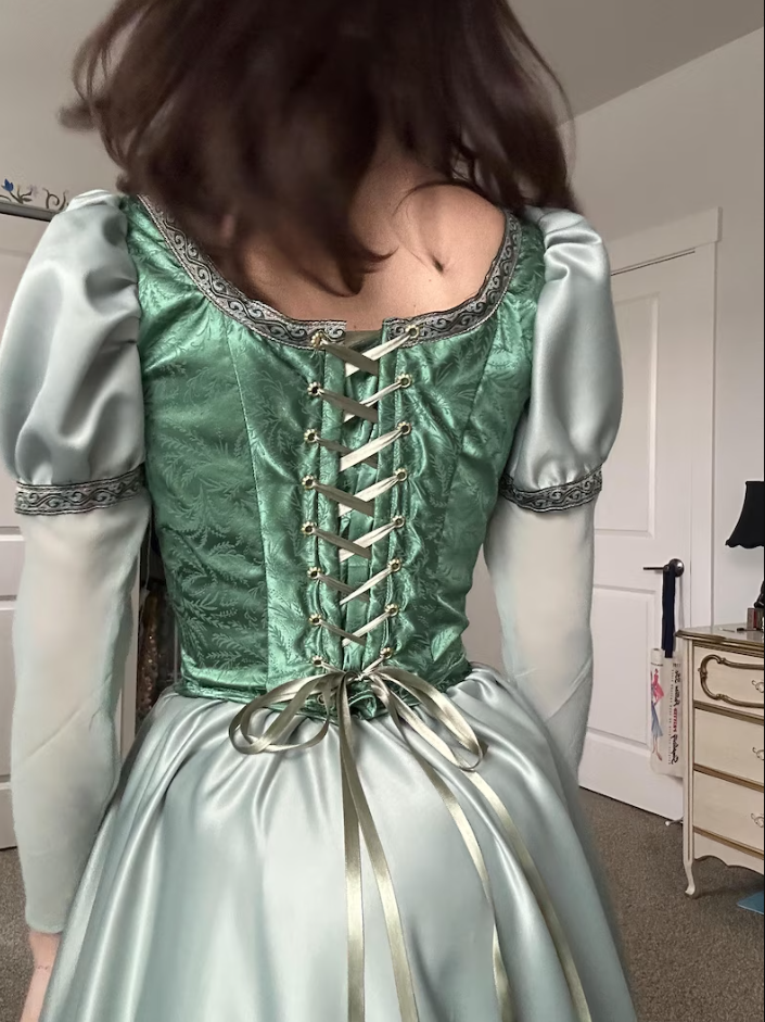 Vintage Court Bean Green Square Neck A-Line Puff Sleeve Embroidered Satin Long Prom Dress Evening Dress