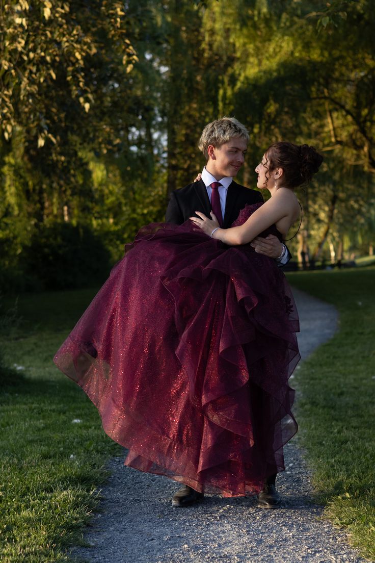 Vintage Burgundy Spaghetti Strap A-Line Multi-Layer Sequin Tulle Long Prom Dress Evening Dress