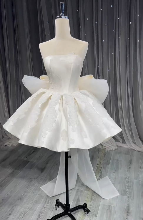 Fairy White Strapless Satin Appliques A Line Birthday Outfits Short Homecoming Dress With Bow