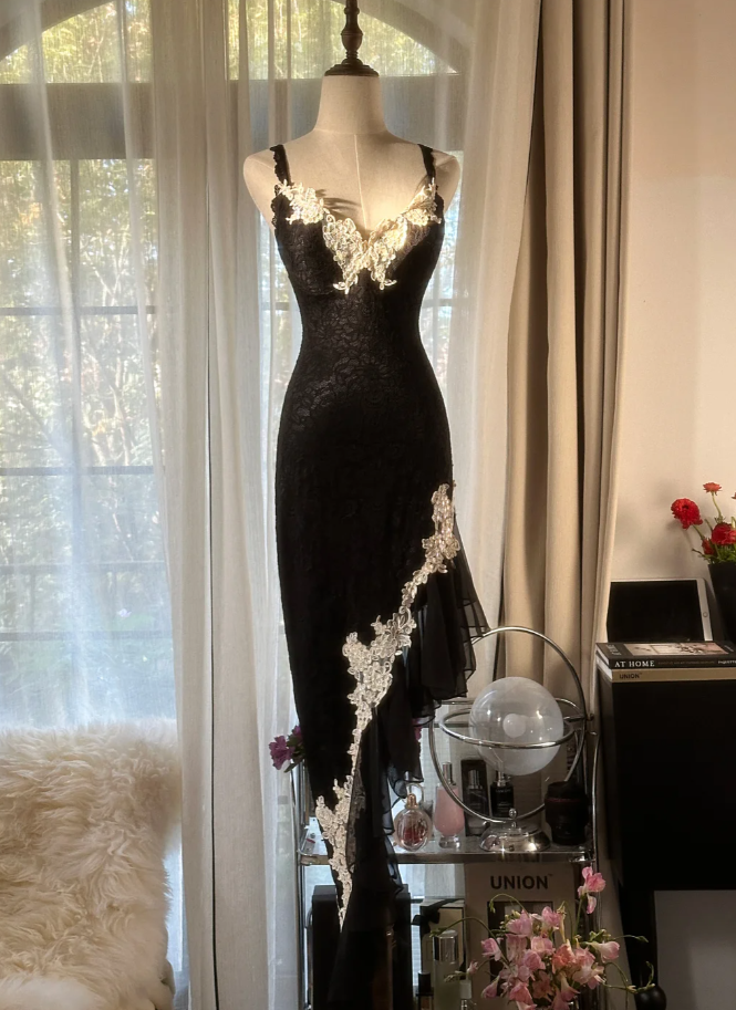 Sexy Black Spaghetti Straps Lace Appliques Mermaid Evening Dress Long Party Dress