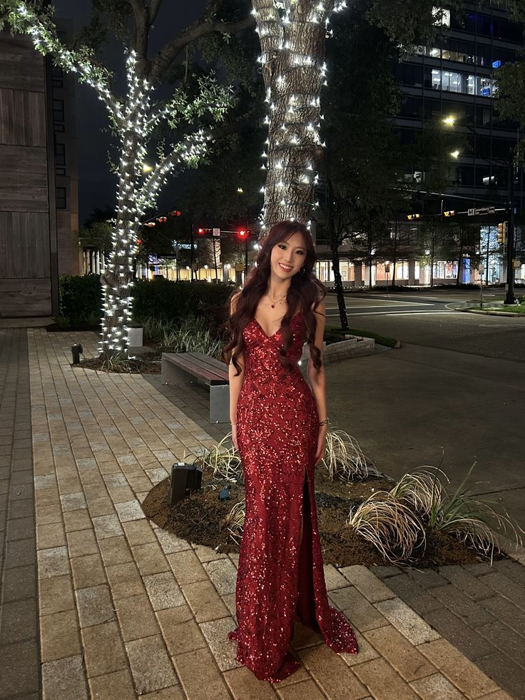 Sparkly Spaghetti Straps Burgundy V Neck Sequin Mermaid Party Dress Slit Long Evening Dress