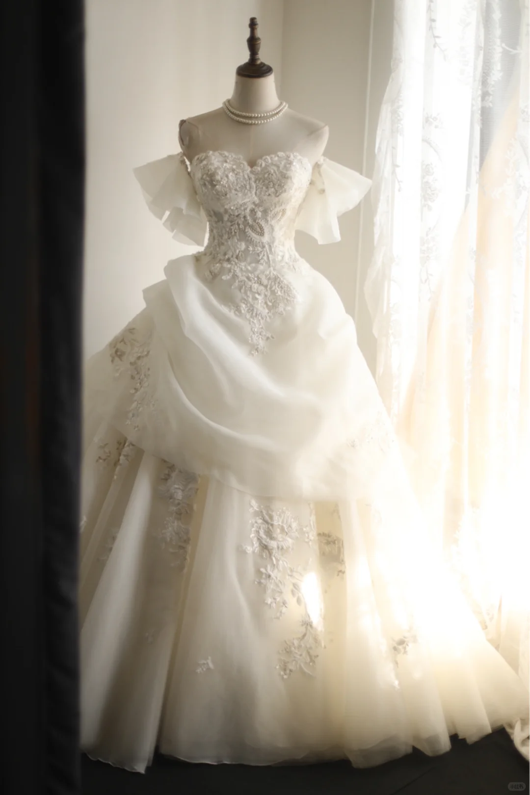 Classy White Tulle Applique Beaded Long Wedding Dress Formal Prom Dress