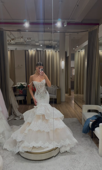 Gorgeous Ivory Lace Strapless Mermaid Wedding Dress with Layered Organza Train
