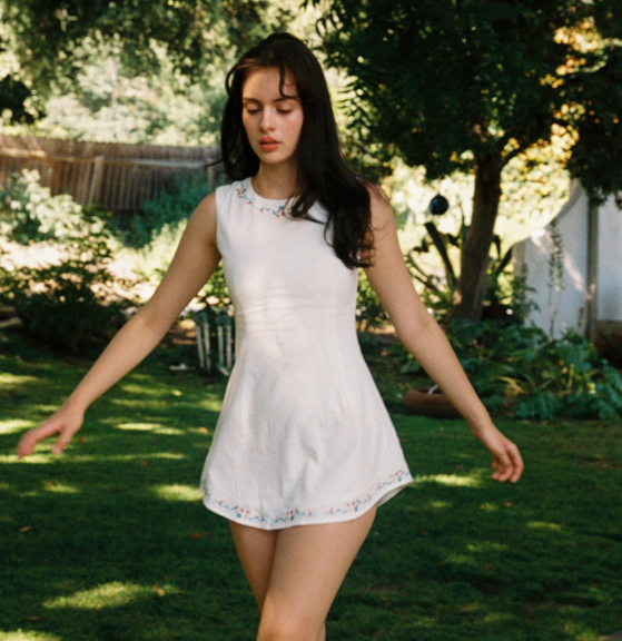 Fresh And Sweet White Round Neck Embroidered 17th Birthday Homecoming Dress