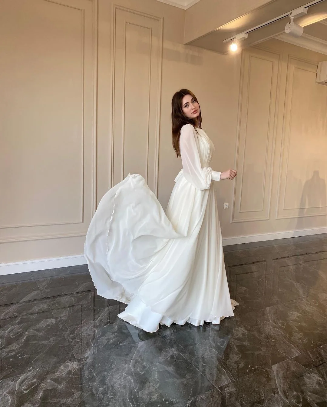 Women Elegant Pleated Lantern Sleeve Round Neck Maxi Dress Fashion Long Sleeve Party Evening Dress