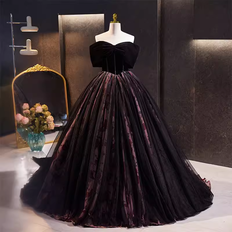 Vintage Ball Gown Tulle Black Sweet 16 Dresses