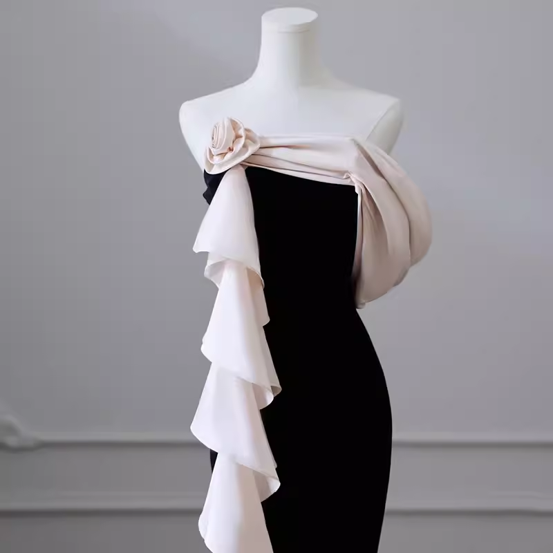Simple Mermaid Strapless Velvet Black Long Prom Dress
