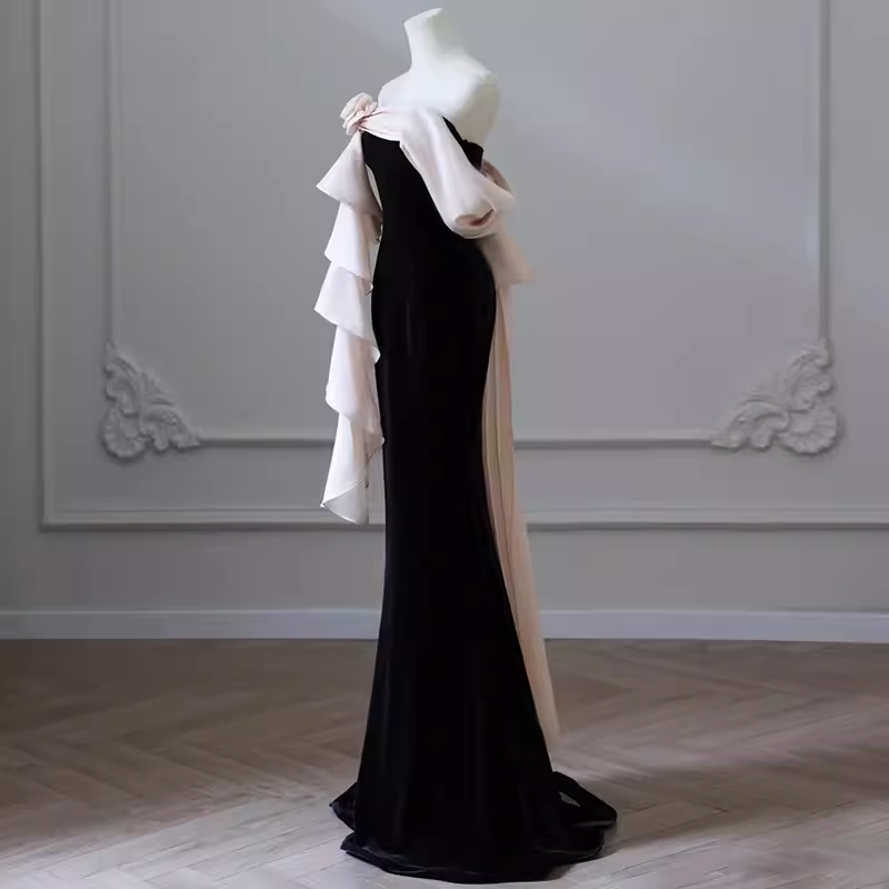 Simple Mermaid Strapless Velvet Black Long Prom Dress