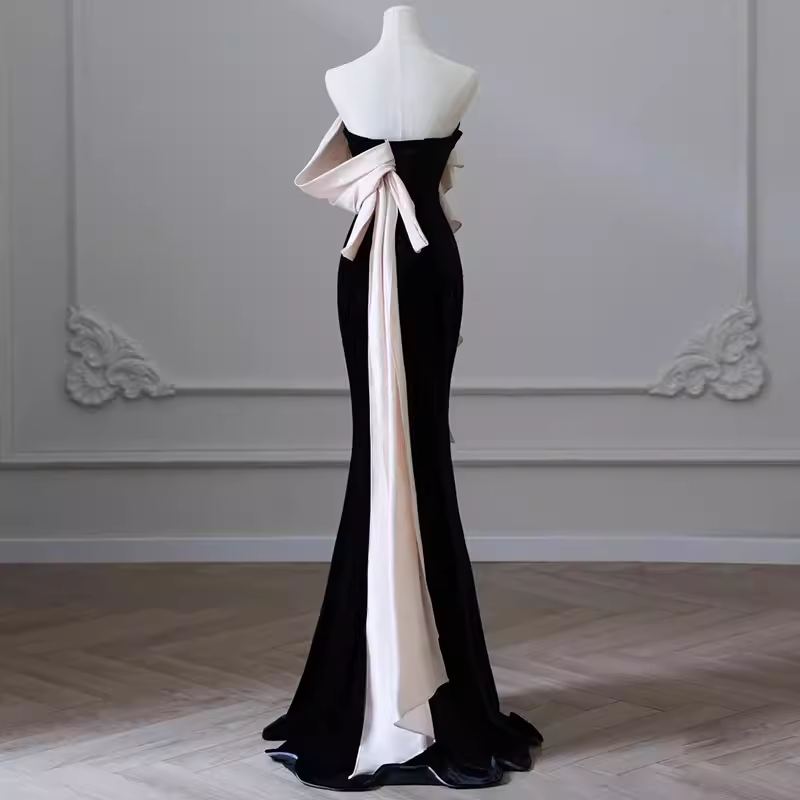 Simple Mermaid Strapless Velvet Black Long Prom Dress
