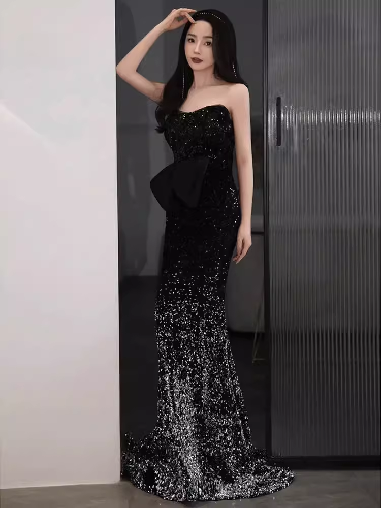 Elegant Mermaid Strapless Black Sequin Long Prom Dress
