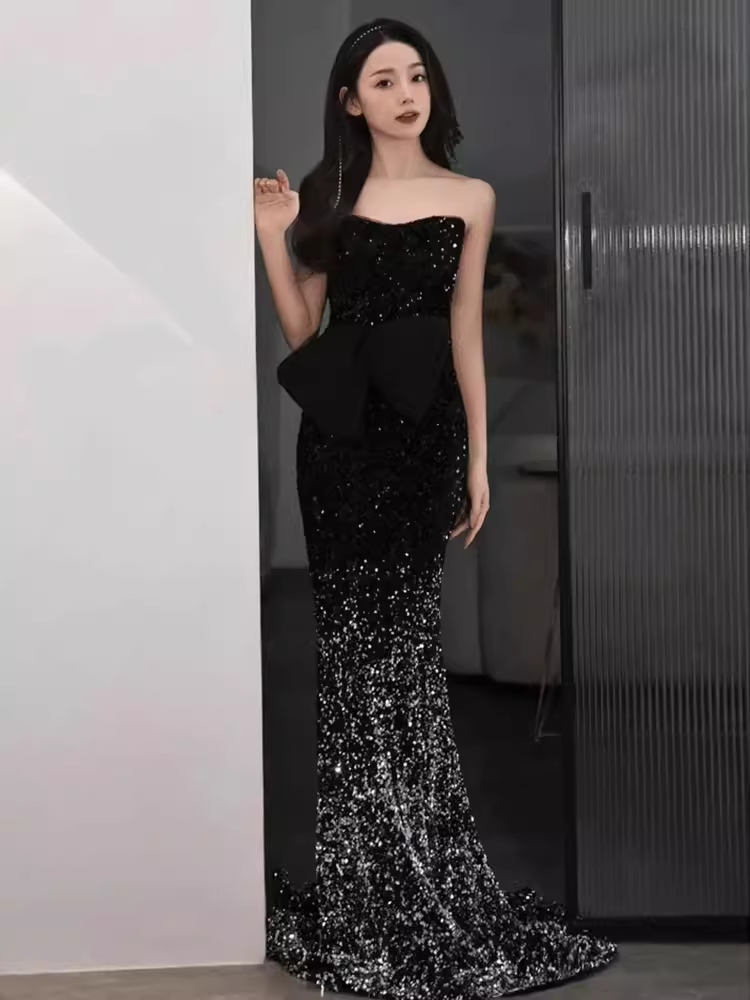 Elegant Mermaid Strapless Black Sequin Long Prom Dress