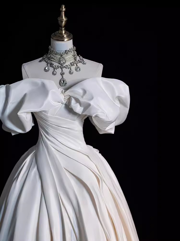 Vintage Ball Gown Strapless White Satin Long Wedding Dresses