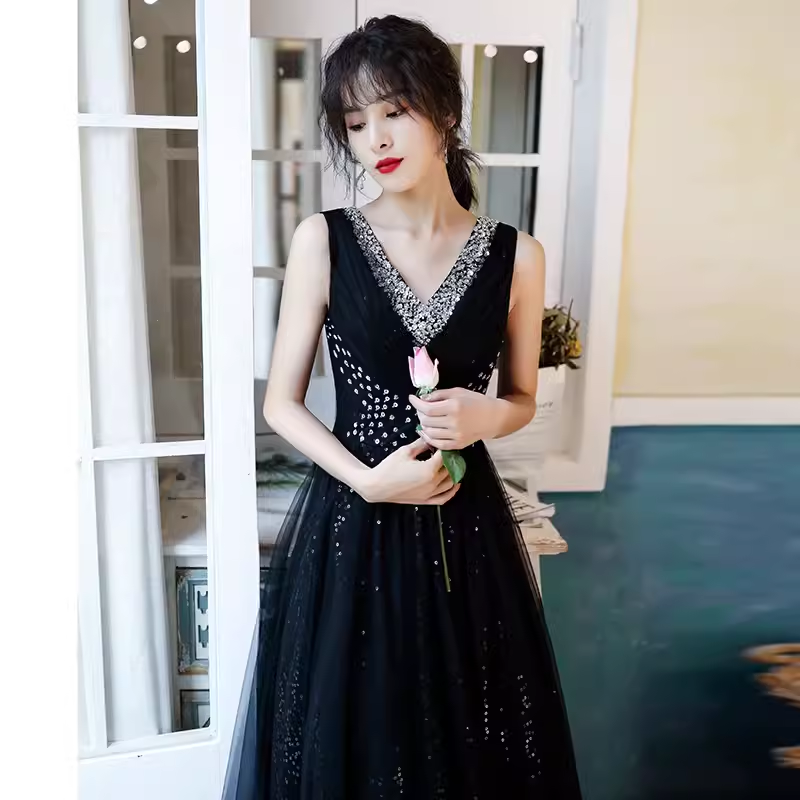Lovely A line V Neckline Black Tulle Long Prom Dress