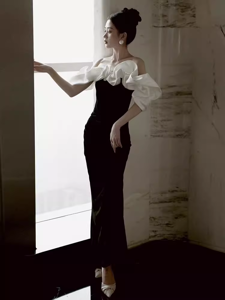 Vintage Mermaid Off The Shoulder Black Velvet Prom Dress
