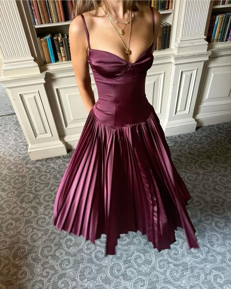 Vintage Burgundy A Line Party Prom Dress，Spaghetti Straps Satin Evening Gown