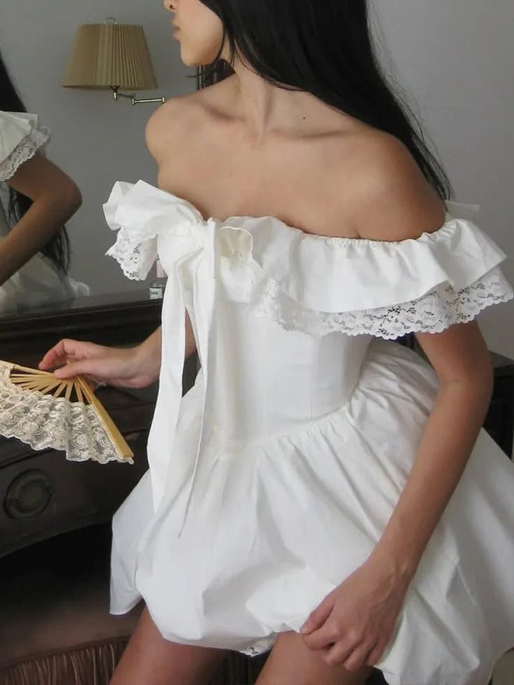 Sexy Off-Shoulder Mini Homecoming Dress Fashion White Sleeveless Lace A Line Birthday Outfits