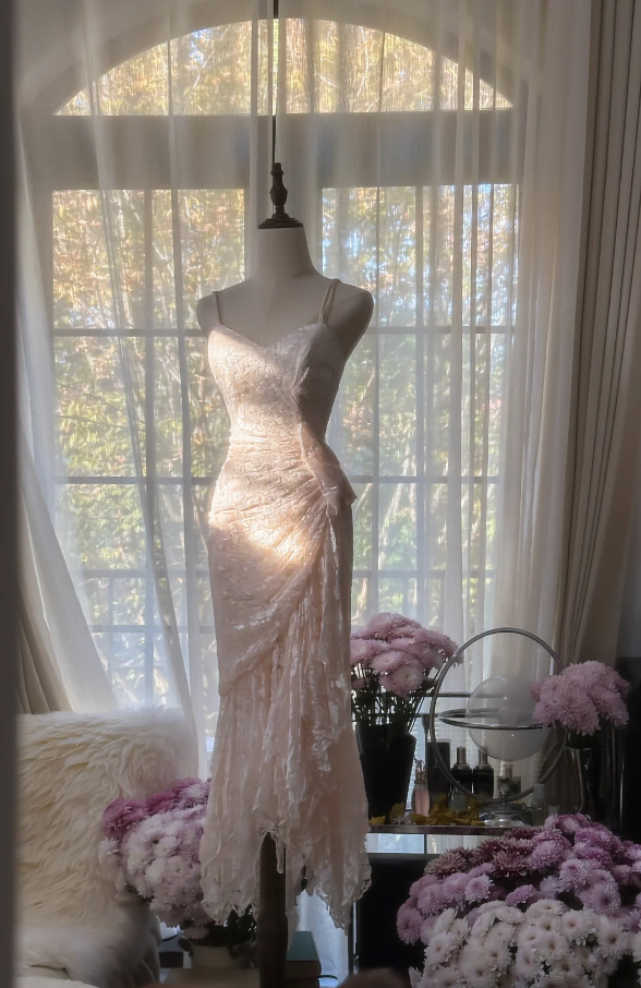 Pretty Spaghetti Straps Light Pink Lace Pleated Mermaid Long Wedding Guest Dress Formal Prom Dress Party Gown