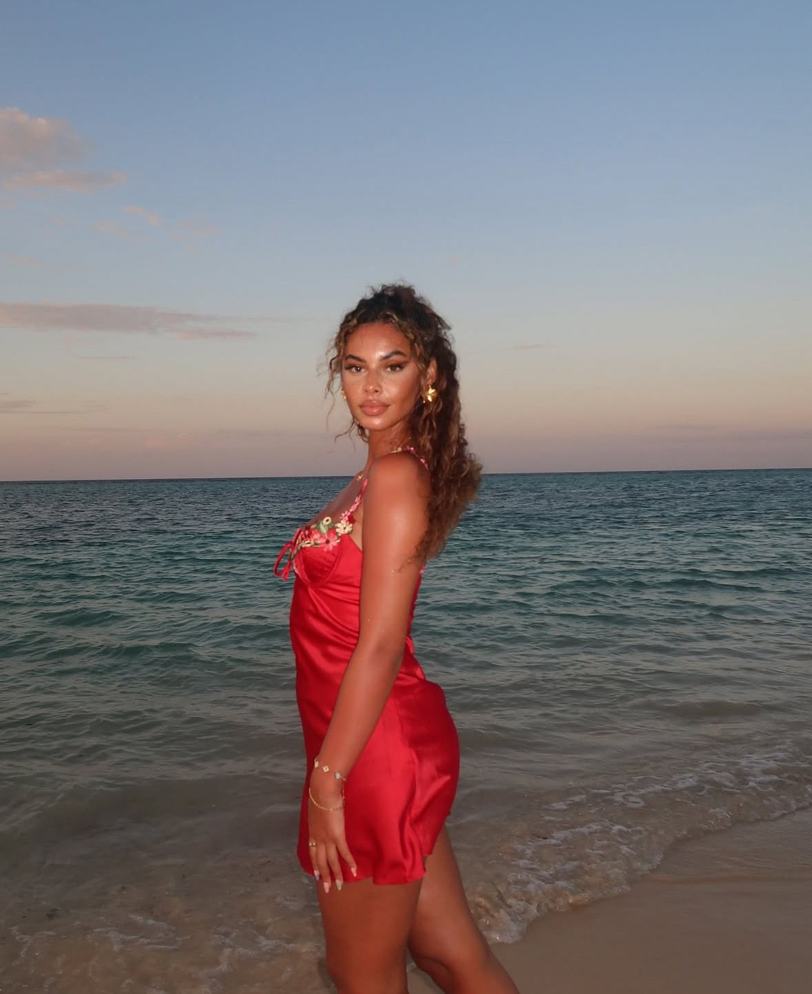 Pretty Spaghetti Straps Red Satin Appliques Short Party Dress Graduation Homecoming Dress