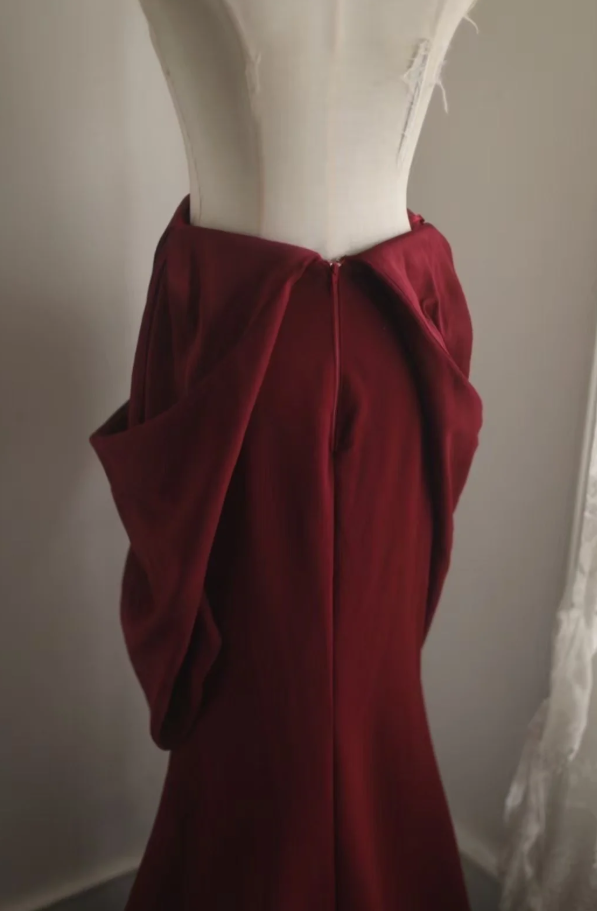 Vintage V Neck Burgundy Satin Mermaid Evening Dress Backless Long Birthday Party Dress