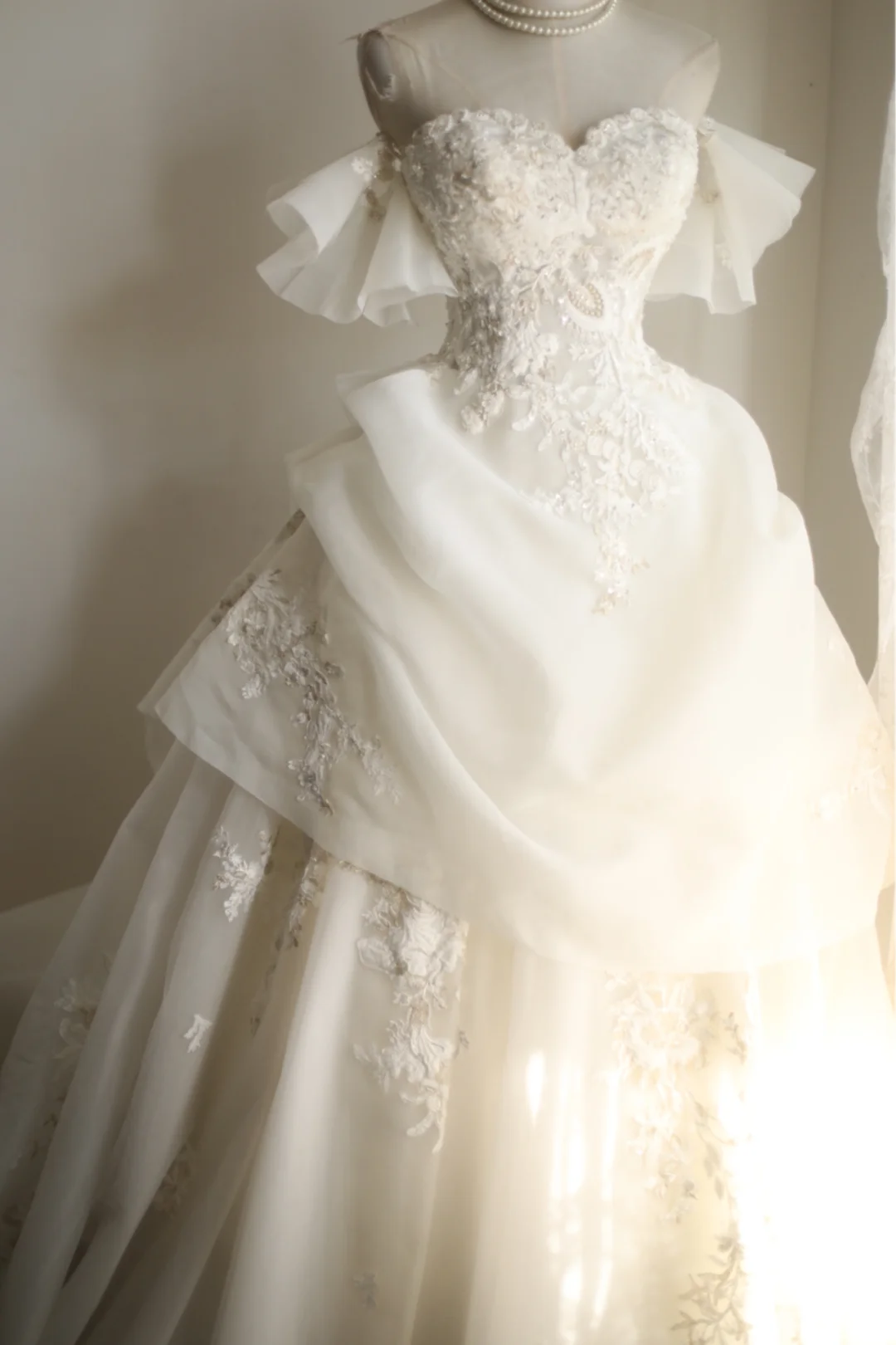 Classy White Tulle Applique Beaded Long Wedding Dress Formal Prom Dress