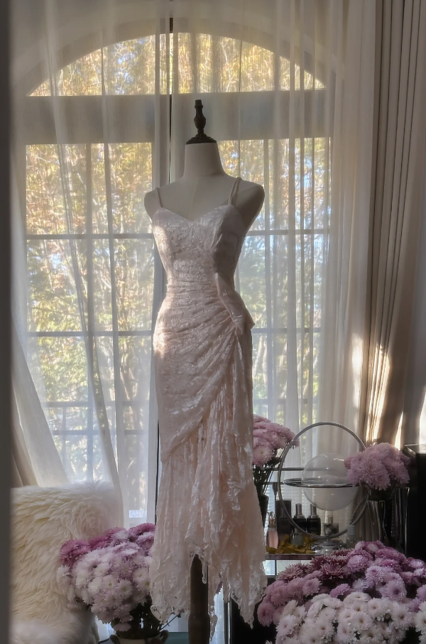 Pretty Spaghetti Straps Light Pink Lace Pleated Mermaid Long Wedding Guest Dress Formal Prom Dress Party Gown