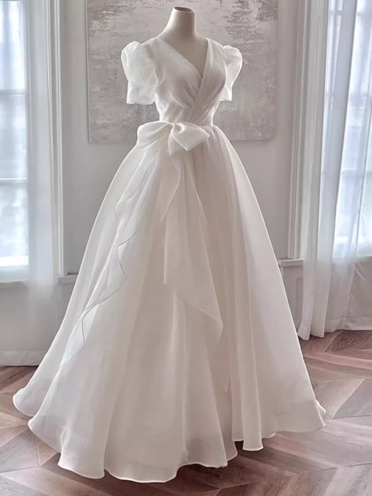Vintage Ball Gown V Neckline Chiffon White Long Wedding Dresses Brides Dress