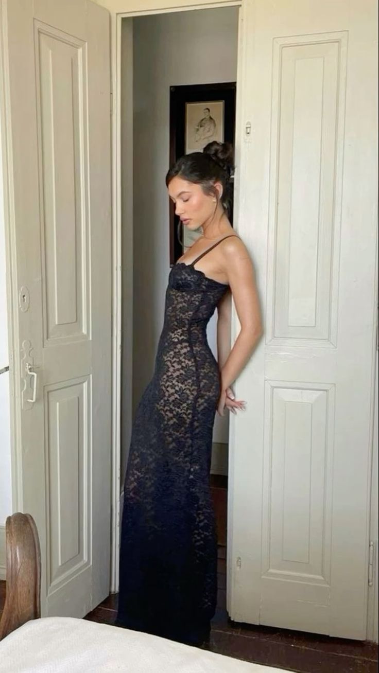 Sexy Mermaid Spaghetti Straps Black Lace Long Evening Dress Prom Dresses