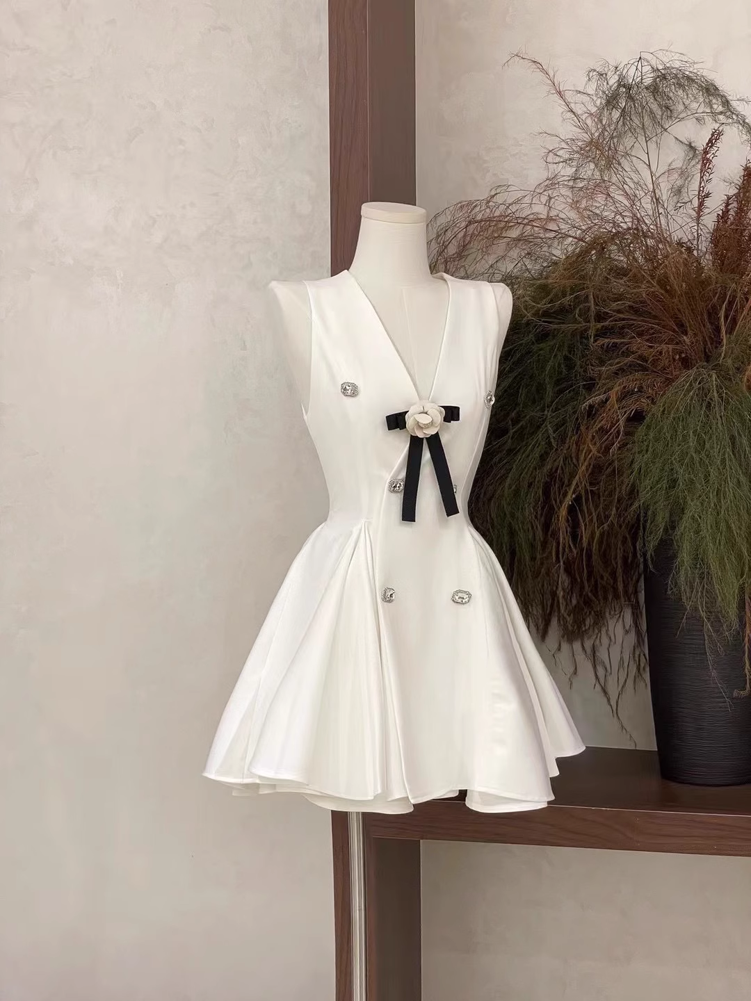 Sexy A Line V Neckline Ruffled White Women's Holiday Dresses